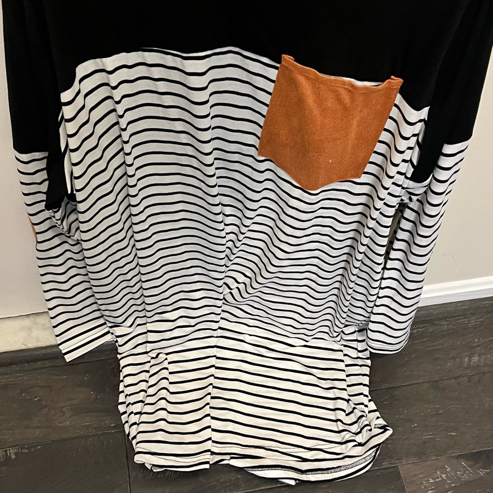 Black and White Striped Top with Cute Pocket and elbow detail
